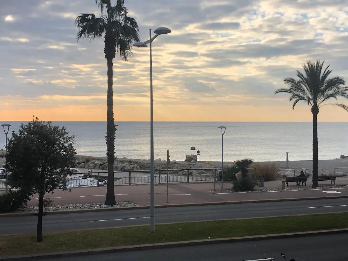 Front De Mer,Plage, Piscine, Parking Cagnes-sur-Mer Apartment