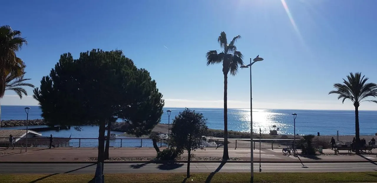 Front De Mer,Plage, Piscine, Parking Cagnes-sur-Mer Apartment