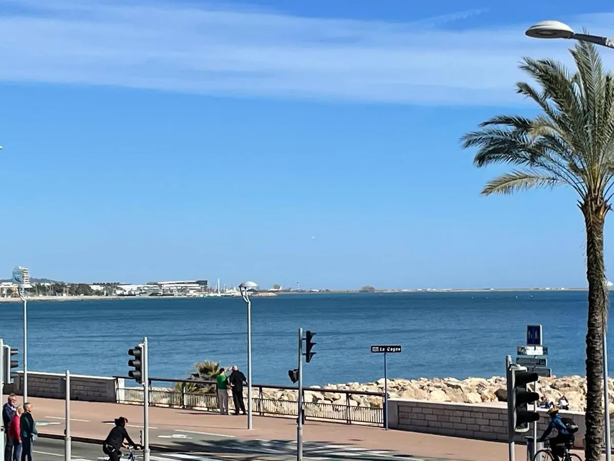 Front De Mer,Plage, Piscine, Parking Cagnes-sur-Mer Apartment